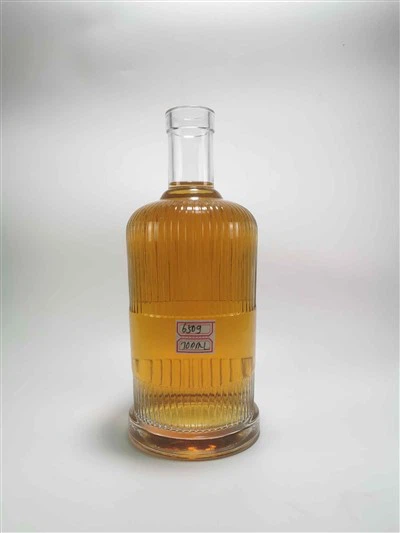 Изискана стъклена бутилка за алкохол от 750 мл