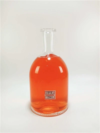 Водка спиртна стъклена бутилка